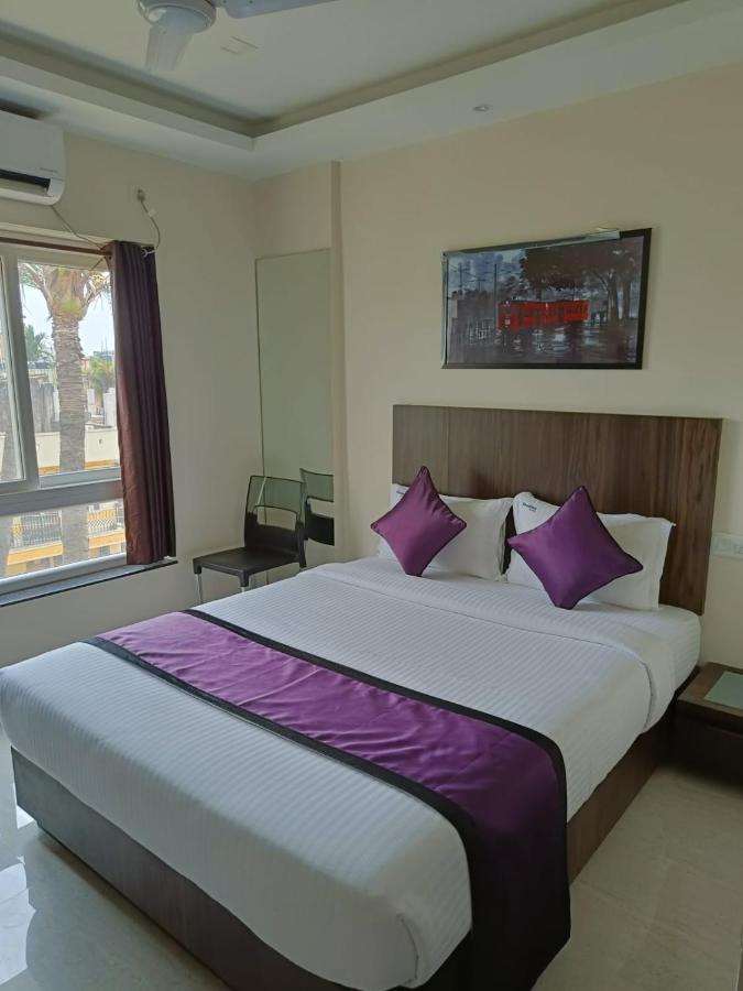 Sheldon Inn Kolkata Exterior photo