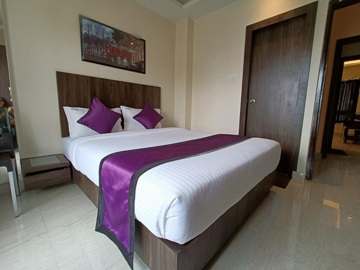 Sheldon Inn Kolkata Exterior photo